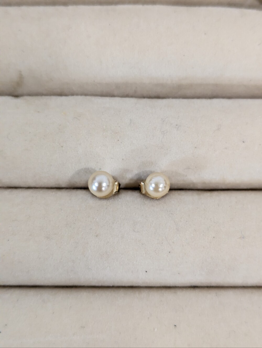 Vintage Tiny Faux Pearl Earrings